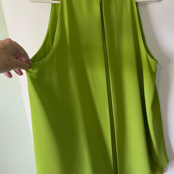 Beautiful,silky, flowing Chartreuse Tunic-top Med NEW - Picture 7 of 10